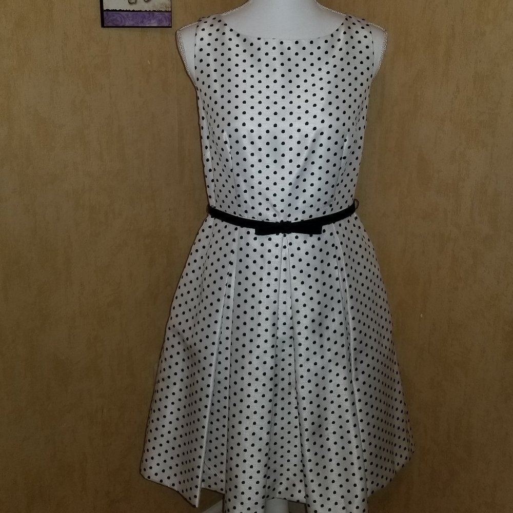 Danny & Nicole Sleeveless Party Dress